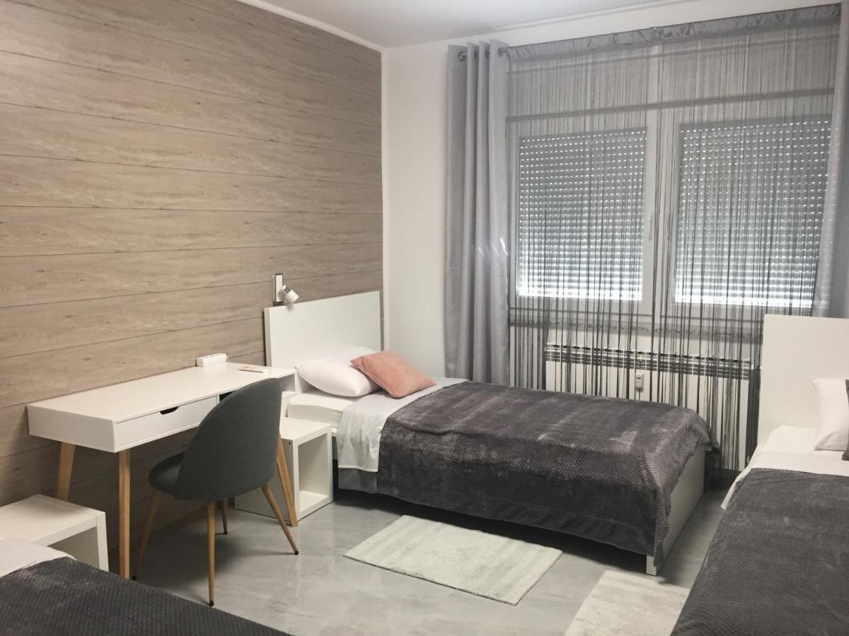 Apartman Sonas 2 With Free Private Parking Karlovac Dış mekan fotoğraf