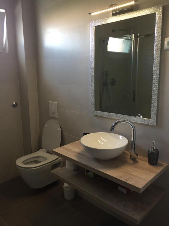 Apartman Sonas 2 With Free Private Parking Karlovac Dış mekan fotoğraf